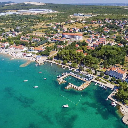 Gorgeous In Sveti Filip i Jakov