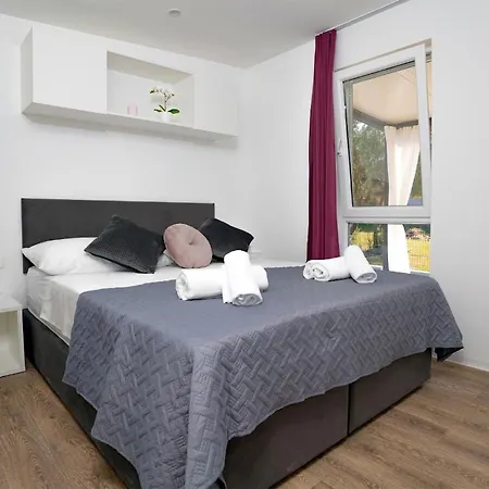 Prázdninový dům Cozy In With Wifi Sveti Filip i Jakov
