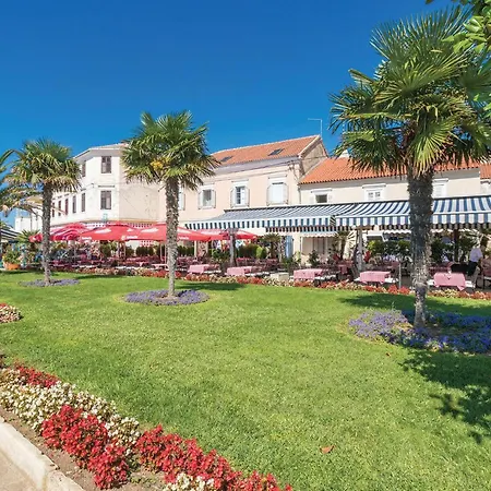 Gorgeous In * Sveti Filip i Jakov