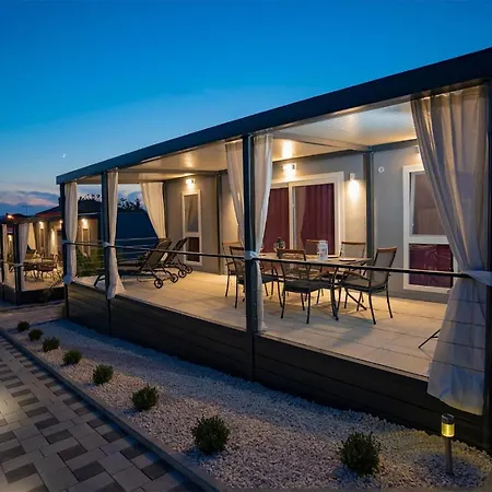 Nyaraló Gorgeous In