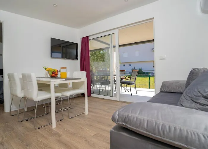 Nyaraló Gorgeous In Sveti Filip i Jakov