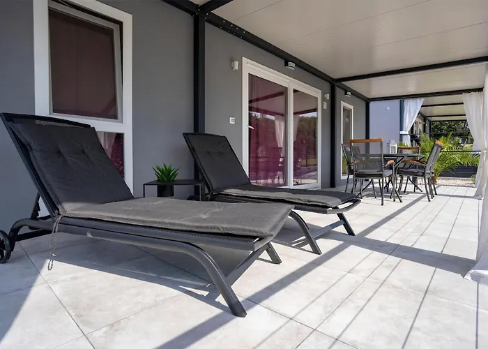 Gorgeous In Nyaraló *