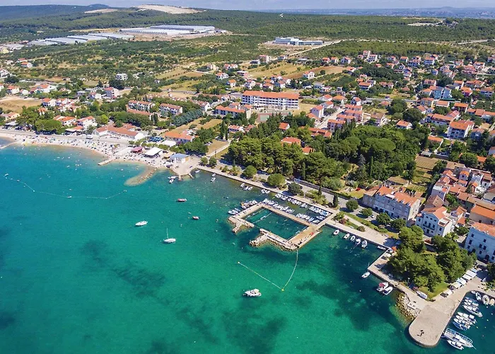 Gorgeous In Sveti Filip i Jakov